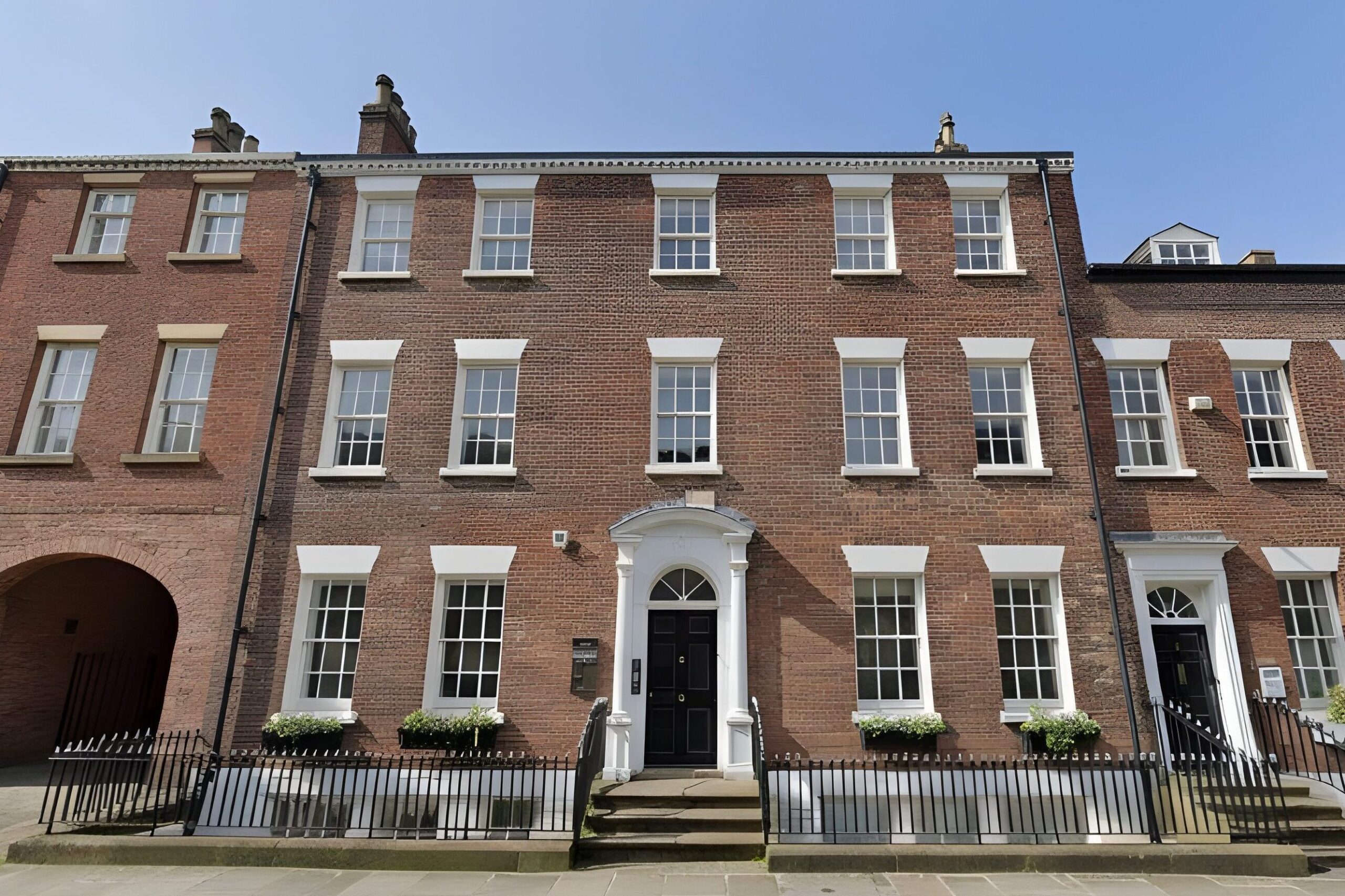 Front view of Park Square Clinic, a Georgian skin clinic in Leeds city centre
